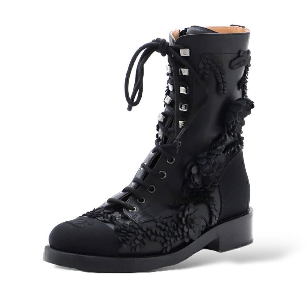 CHANEL Camellia CC Cap Toe Combat Boots & Leather Embellishments | US8 | IT38 |